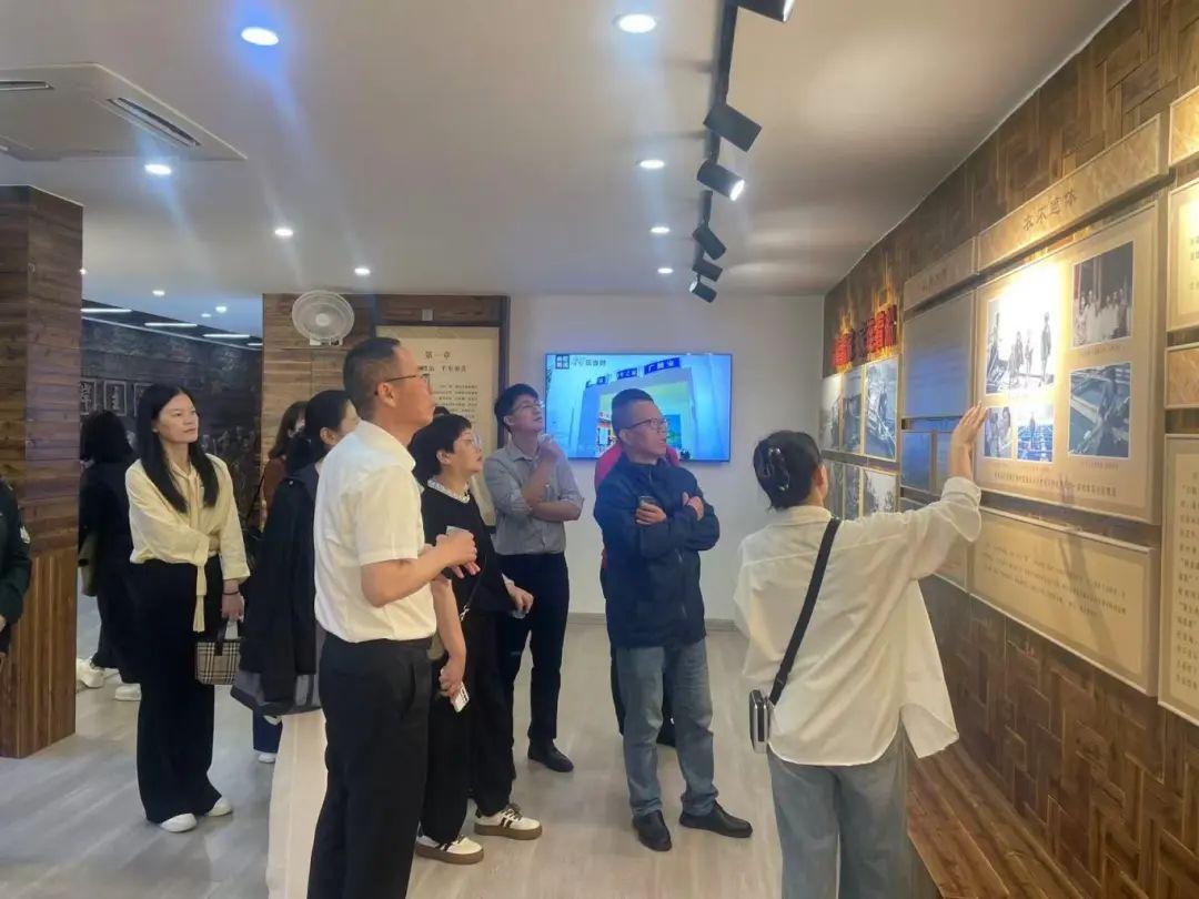 【國(guó)投風(fēng)采】市國(guó)投公司下屬企業(yè)聯(lián)合開(kāi)展“沿著足跡學(xué)思想悟偉力”主題黨日暨現(xiàn)場(chǎng)學(xué)習(xí)活動(dòng)